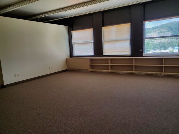 306 Jefferson St , Newell, WV 26050